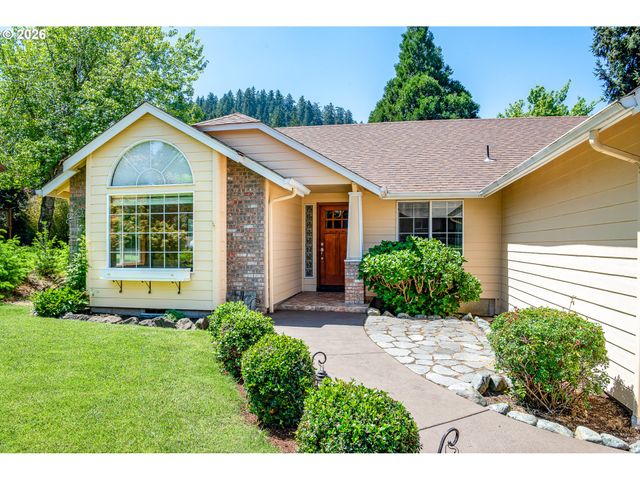 586 S 68TH Pl, Springfield, OR 97478