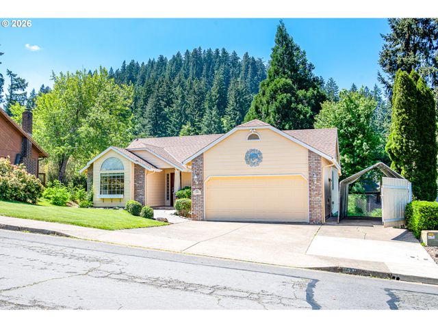 586 S 68TH Pl, Springfield, OR 97478