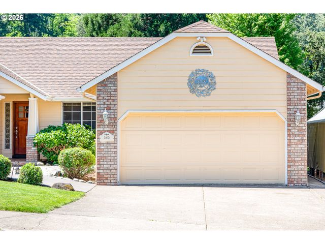 586 S 68TH Pl, Springfield, OR 97478