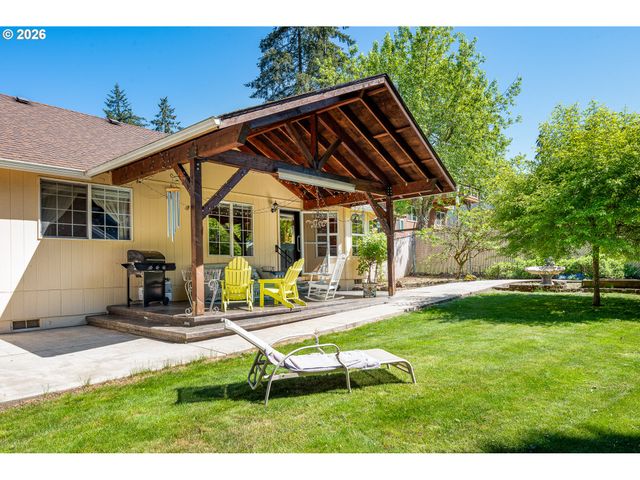 586 S 68TH Pl, Springfield, OR 97478