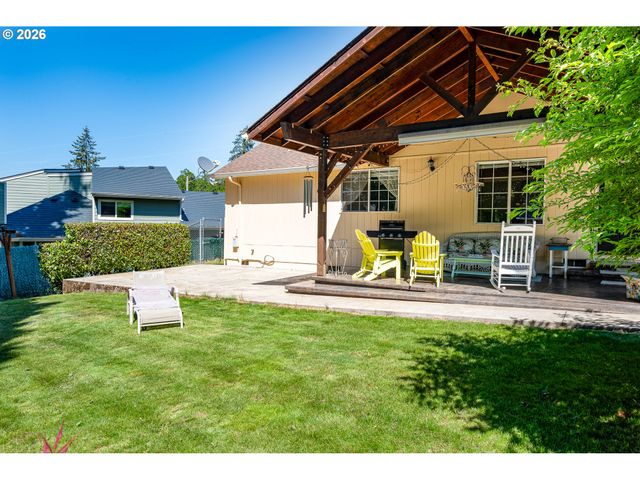 586 S 68TH Pl, Springfield, OR 97478