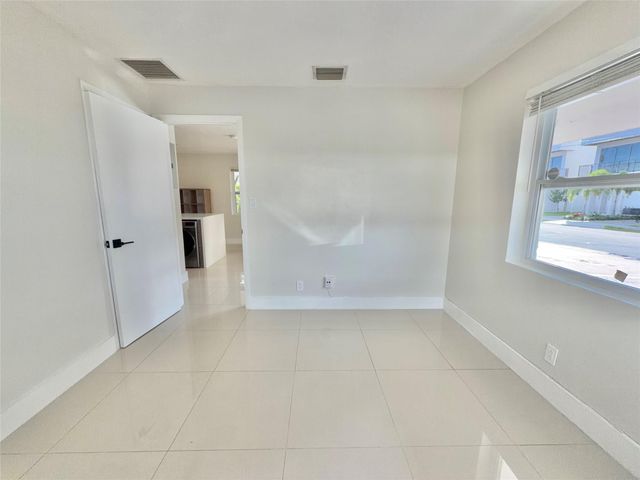 924 NE 17th Terrace 10, Fort Lauderdale, FL 33304