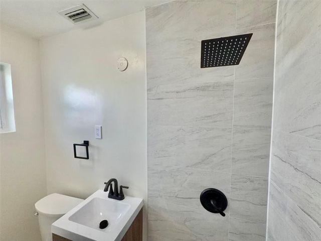 924 NE 17th Terrace 10, Fort Lauderdale, FL 33304