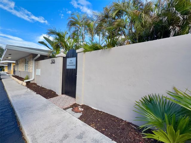 924 NE 17th Terrace 10, Fort Lauderdale, FL 33304