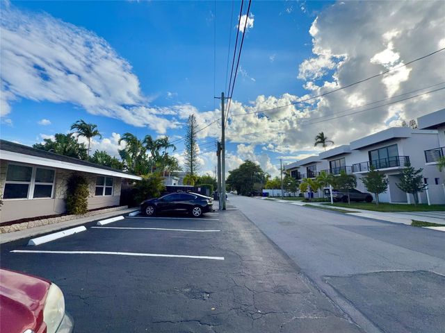 924 NE 17th Terrace 10, Fort Lauderdale, FL 33304
