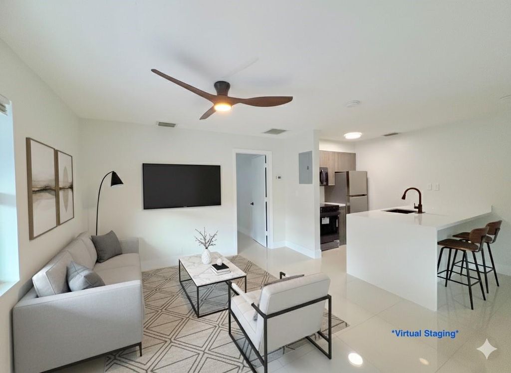 924 NE 17th Terrace 10, Fort Lauderdale, FL 33304