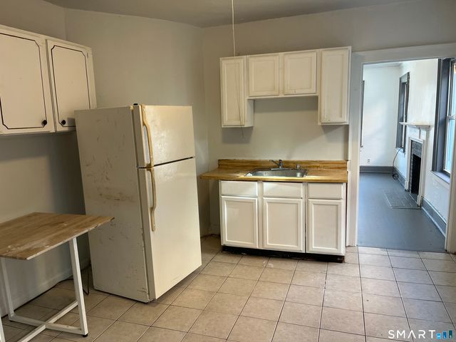 252 Sisson Avenue B1, Hartford, CT 06105