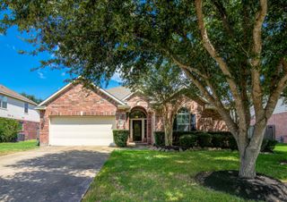 1741 Cypress Meadows Drive, Dickinson, TX 77539