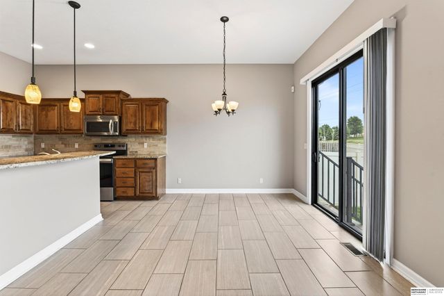 10615 Hillcrest Drive, La Vista, NE 68128