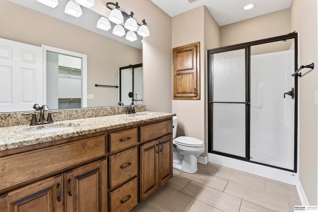 10615 Hillcrest Drive, La Vista, NE 68128