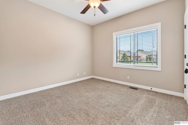 10615 Hillcrest Drive, La Vista, NE 68128