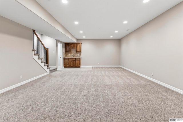 10615 Hillcrest Drive, La Vista, NE 68128