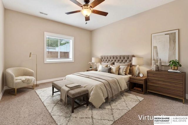 10615 Hillcrest Drive, La Vista, NE 68128