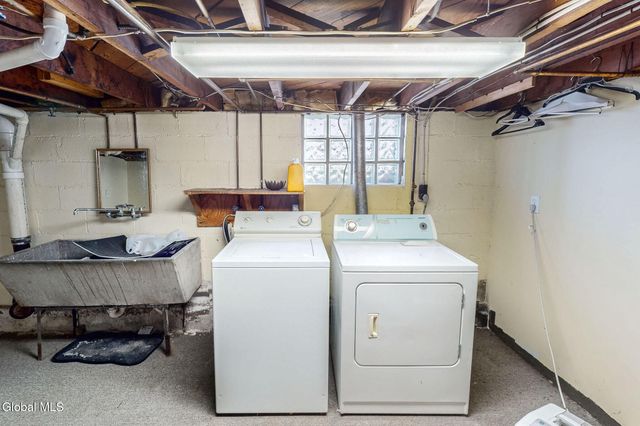 1141 Vinewood Avenue, Rotterdam, NY 12306