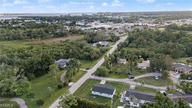 138 Brooks RD, North Fort Myers, FL 33917