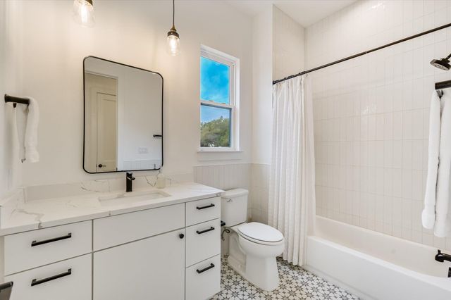 1201 Canyon Edge DR, Austin, TX 78733