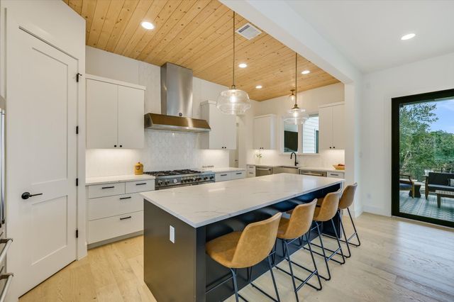 1201 Canyon Edge DR, Austin, TX 78733