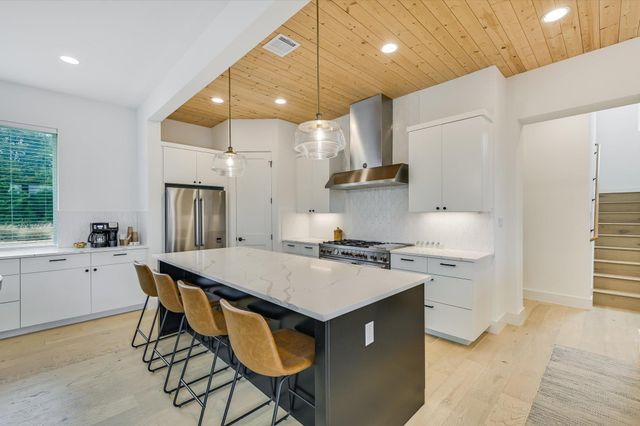 1201 Canyon Edge DR, Austin, TX 78733