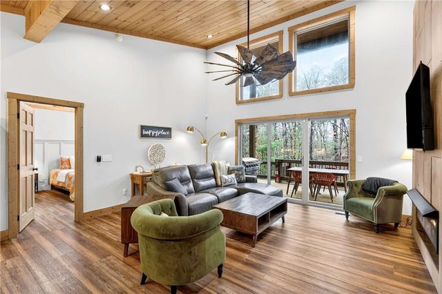 130 Orbit Lane, Ellijay, GA 30540