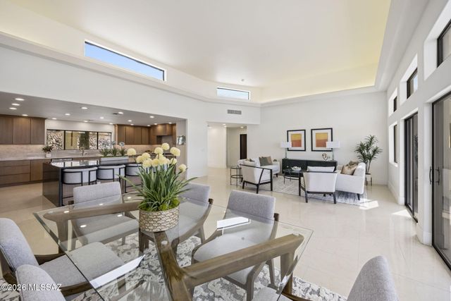 295 W Valle Del Oro Road, Oro Valley, AZ 85737