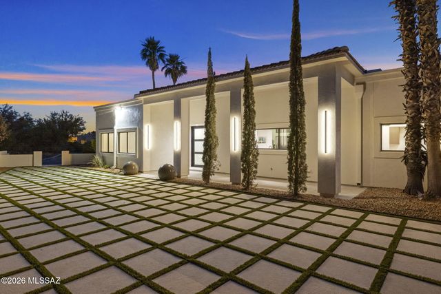 295 W Valle Del Oro Road, Oro Valley, AZ 85737