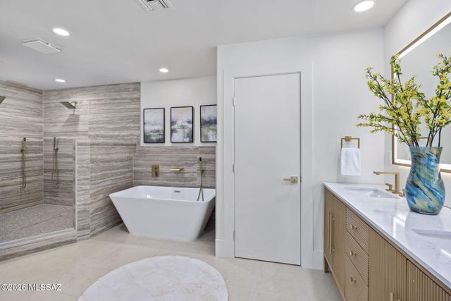 295 W Valle Del Oro Road, Oro Valley, AZ 85737