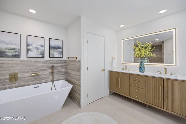 295 W Valle Del Oro Road, Oro Valley, AZ 85737