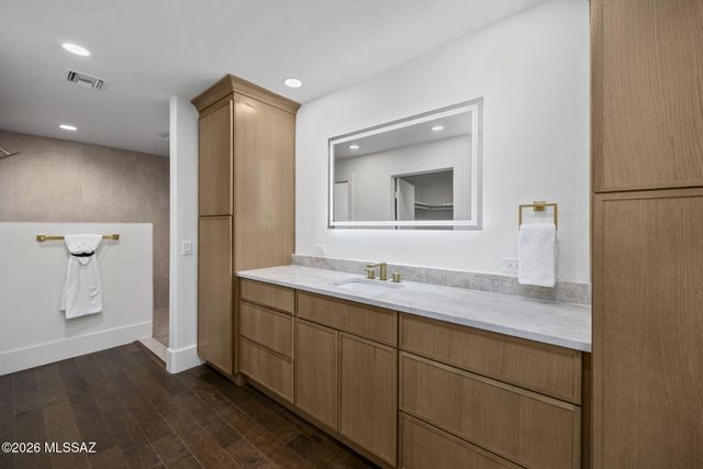 295 W Valle Del Oro Road, Oro Valley, AZ 85737