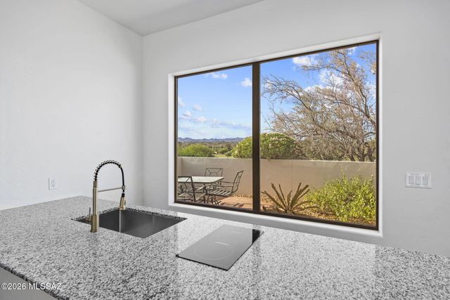 295 W Valle Del Oro Road, Oro Valley, AZ 85737