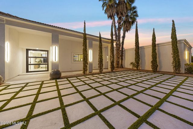 295 W Valle Del Oro Road, Oro Valley, AZ 85737