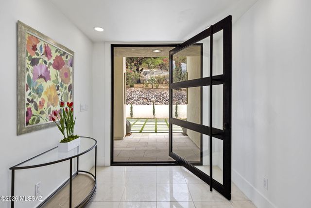 295 W Valle Del Oro Road, Oro Valley, AZ 85737