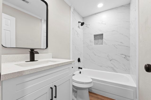 3302 Gladwyne Lane, La Porte, TX 77571