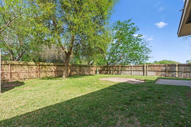 3302 Gladwyne Lane, La Porte, TX 77571