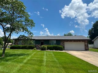 4136 Lebanon Avenue, Shiloh, IL 62221