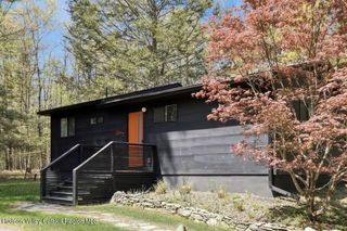 25 Upper Cherrytown Road Road, Kerhonkson, NY 12446