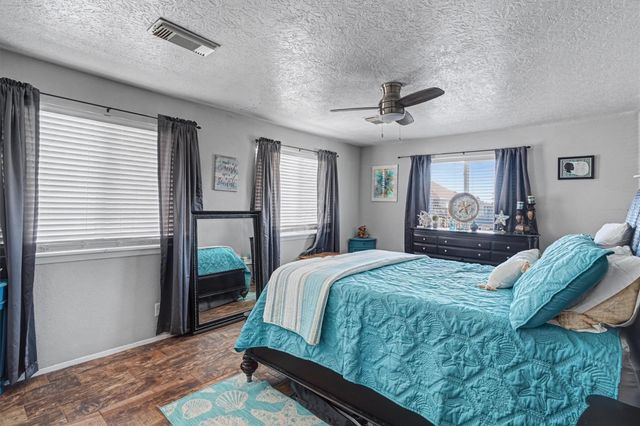 19 Dolphin Street, Bayou Vista, TX 77563