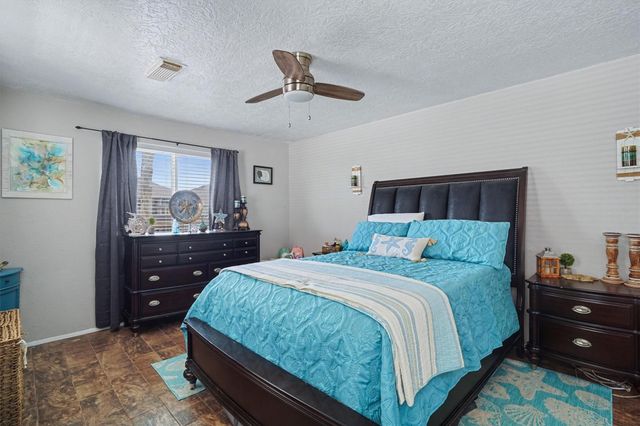 19 Dolphin Street, Bayou Vista, TX 77563