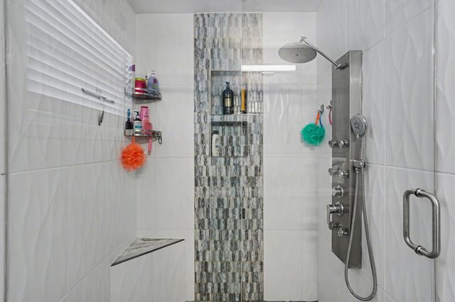 19 Dolphin Street, Bayou Vista, TX 77563