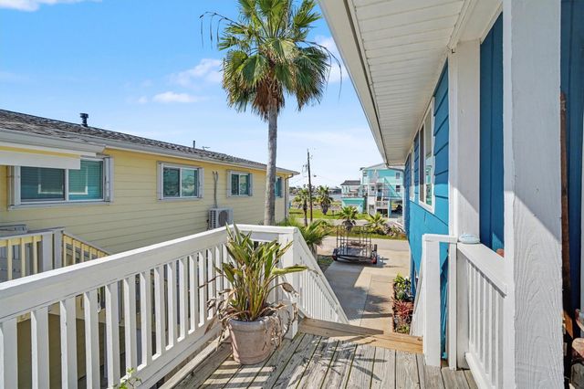 19 Dolphin Street, Bayou Vista, TX 77563