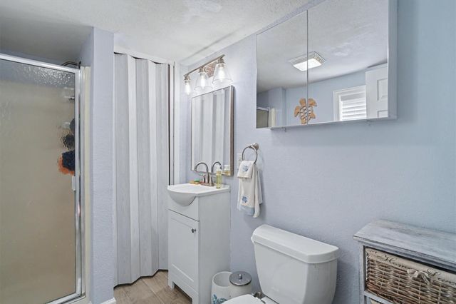 19 Dolphin Street, Bayou Vista, TX 77563