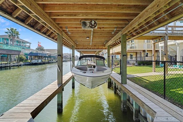 19 Dolphin Street, Bayou Vista, TX 77563