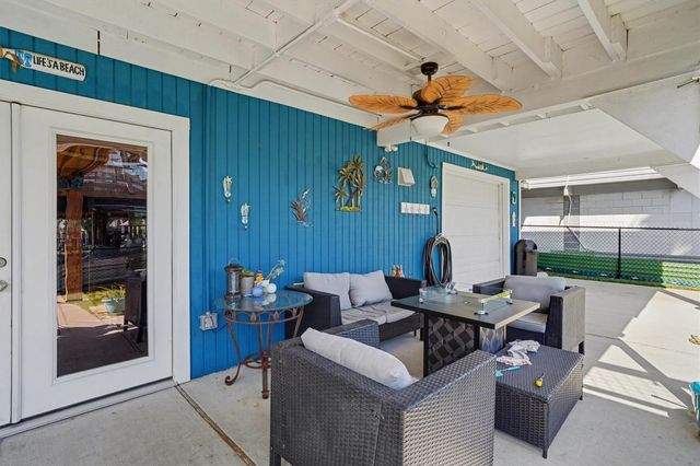 19 Dolphin Street, Bayou Vista, TX 77563