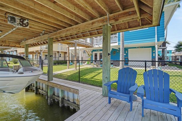 19 Dolphin Street, Bayou Vista, TX 77563