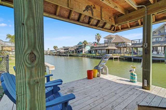 19 Dolphin Street, Bayou Vista, TX 77563