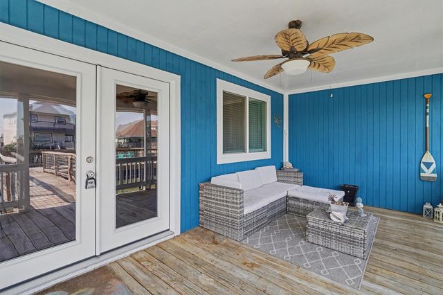 19 Dolphin Street, Bayou Vista, TX 77563