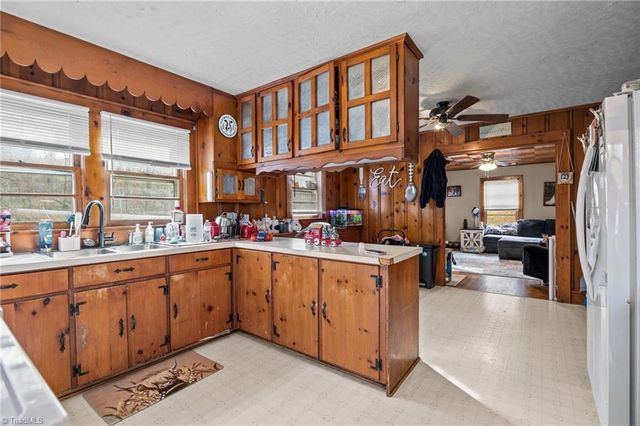 410 Rosewood Drive, Lexington, NC 27292