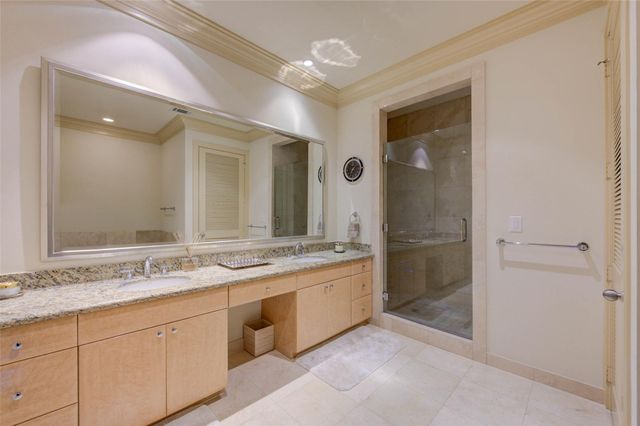 3388 Sage Road 502, Houston, TX 77056