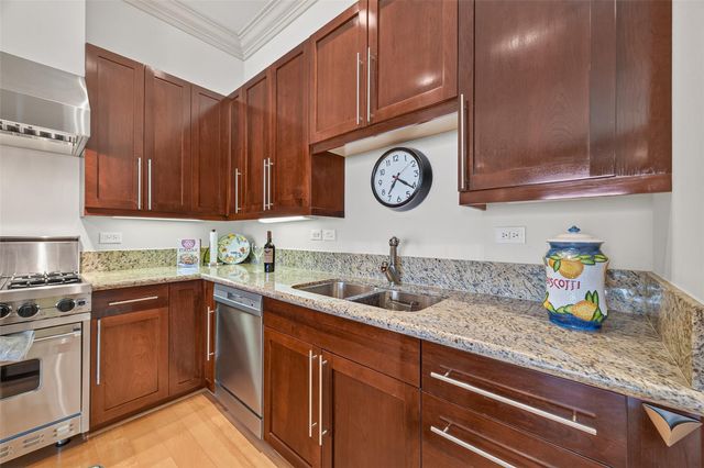 3388 Sage Road 502, Houston, TX 77056