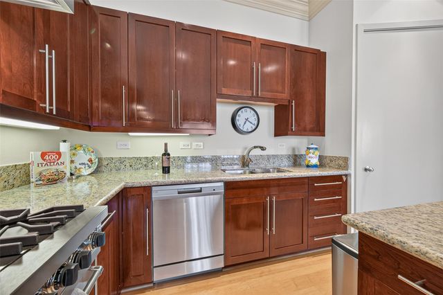 3388 Sage Road 502, Houston, TX 77056