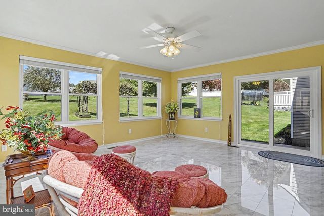 322 MAJESTIC CIR, Dallastown, PA 17313